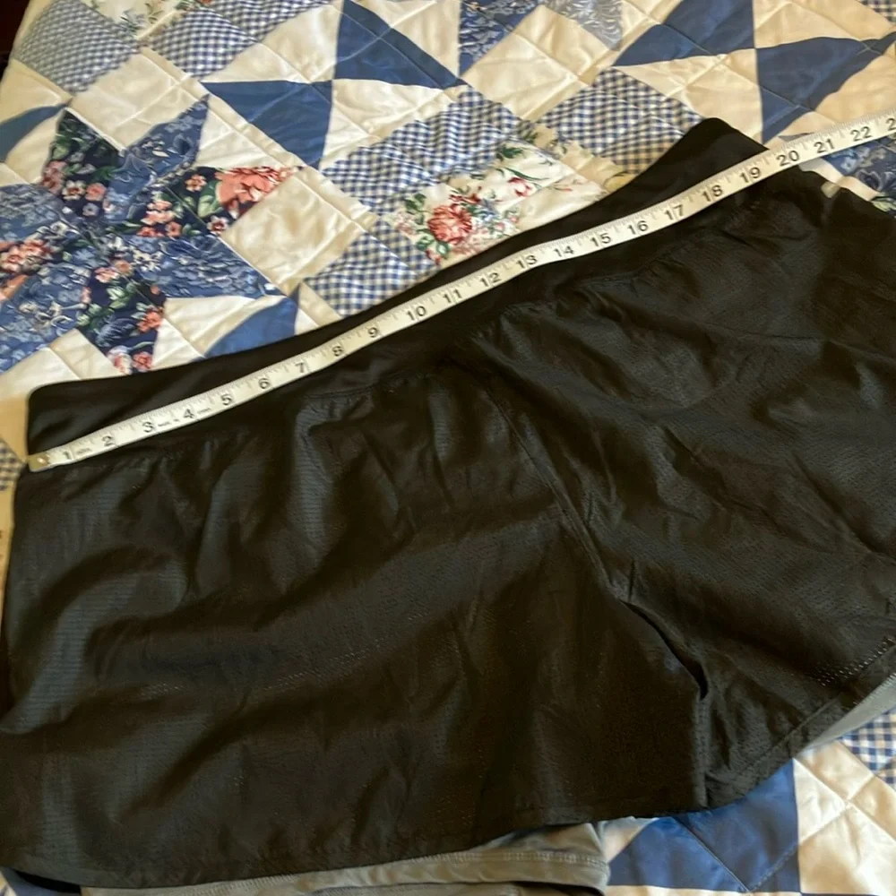 ⭐️ 5/$20 ⭐️ Danskin Black Athletic Shorts for Performance - Picture 3 of 4